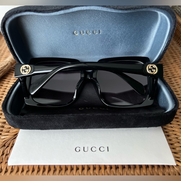 GUCCI GG0876S Sunglasses - Picture 4 of 7